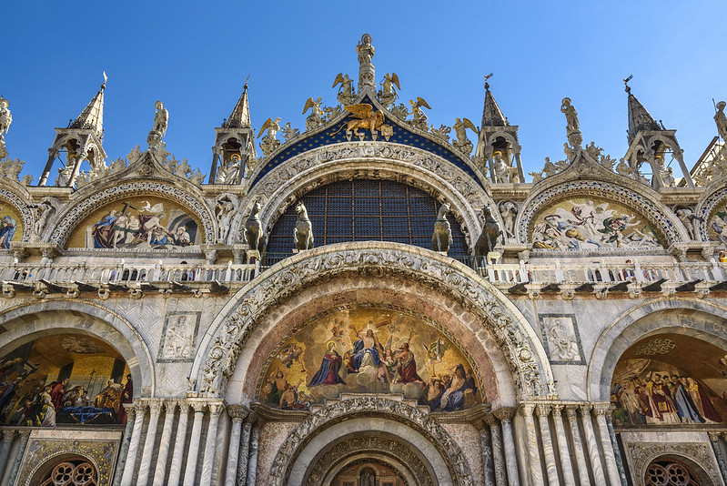 fachada basilica san marcos