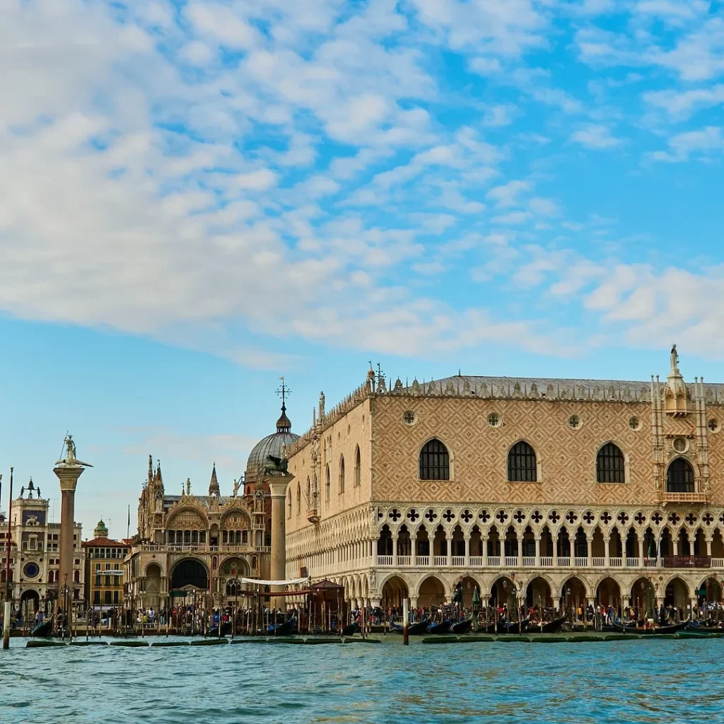 tour Basílica y Palacio Ducal